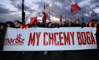 EVENIMENT!Zeci de mii de naționaliști au ieșit în stradă la Varșovia