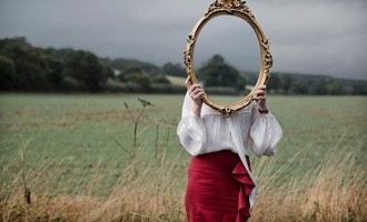 Aparențe și Esențe