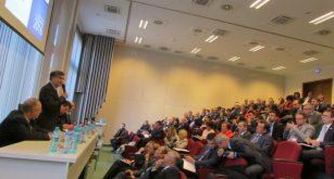 Agramatul mediu academic al României