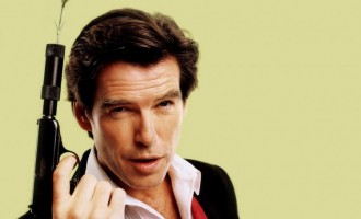 Puterea și progresul – Pierce Brosnan și fesul!
