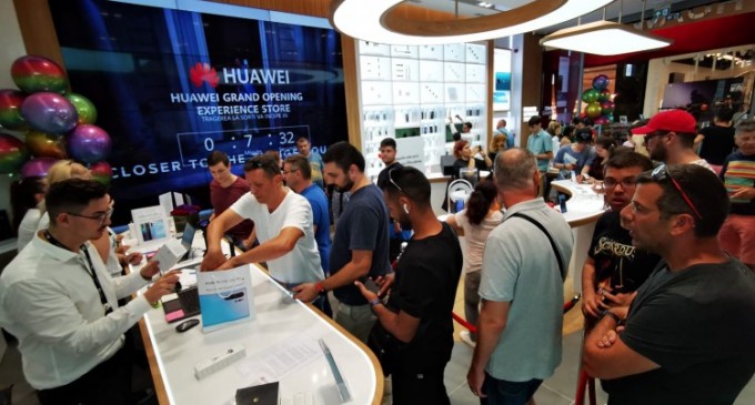 Huawei a deschis primul Huawei Experience Store din România