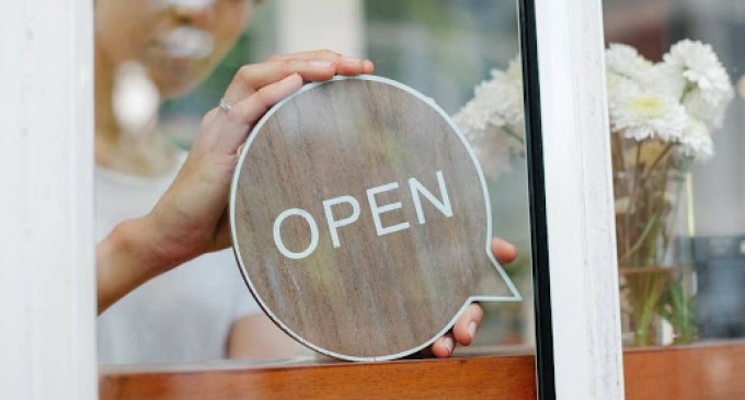 Vrei sa iti deschizi un business? Iata cele mai simple metode prin care poti comunica atat cu clientii, cat si cu colaboratorii tai!